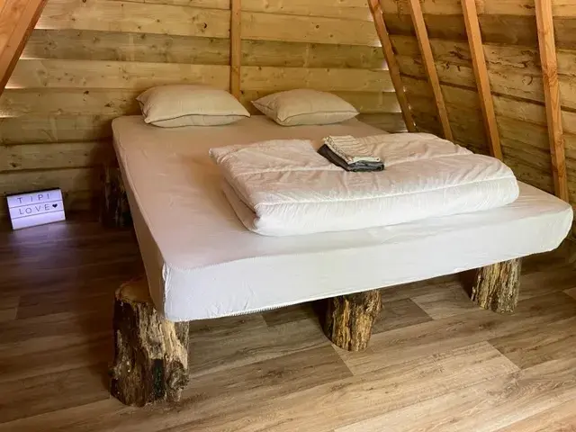 Tipi du Parc Saint Hubert à Montrozier en Aveyron